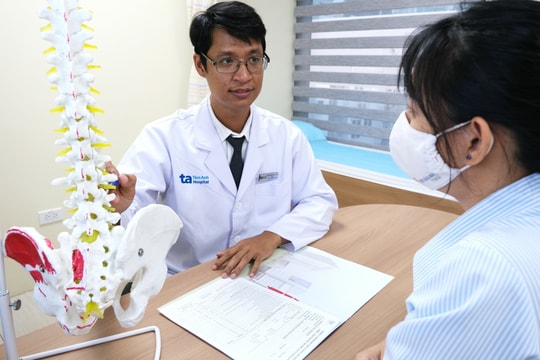 Khi nào trẻ cần phẫu thuật cong vẹo cột sống?