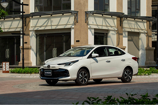 Sedan cỡ B tháng 10: Toyota Vios lập đỉnh mới