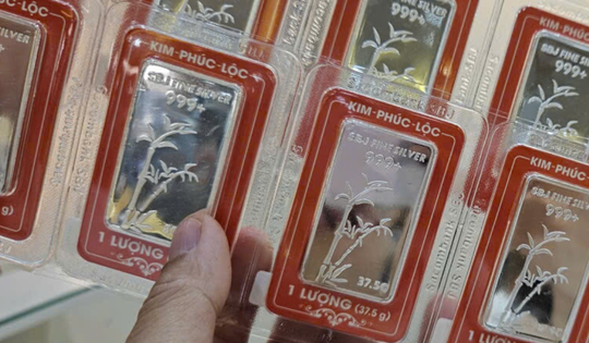 Giá bạc hôm nay 18-11: Đồng loạt lao dốc, biến động cùng nhịp với giá vàng