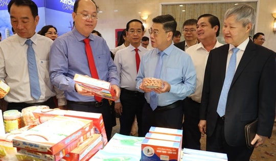 "Thủ phủ tôm, cua" Cà Mau muốn thu hút thêm nhiều nhà đầu tư, doanh nghiệp