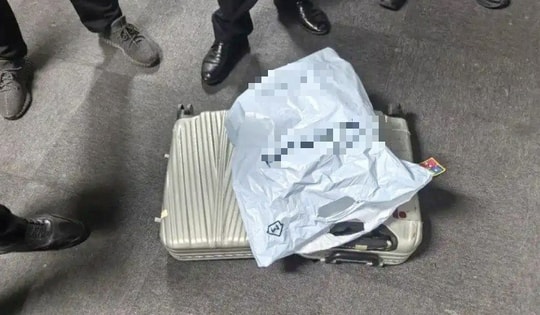 Người đàn ông phát hiện vali chứa gần 3 tỷ đồng tiền mặt, cảnh sát vào cuộc và cái kết bất ngờ