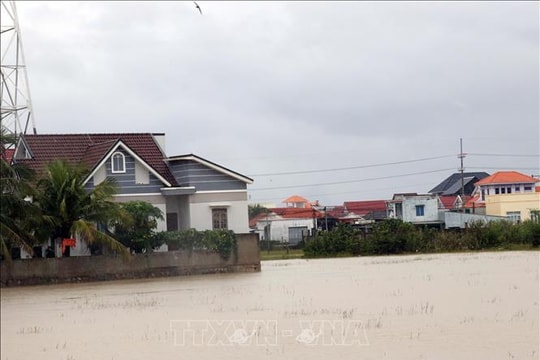 Khánh Hòa linh hoạt ứng phó với mưa lũ lớn, ngập lụt sâu tiếp diễn
