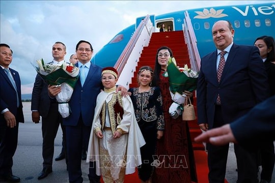 Thủ tướng Phạm Minh Chính và Phu nhân bắt đầu thăm chính thức Algeria