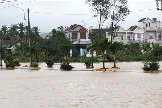 Đắk Lắk mưa lớn gây ngập lụt trên diện rộng, chia cắt nhiều khu vực dân cư