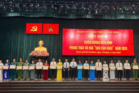 TP Hồ Chí Minh tuyên dương 221 điển hình ‘Dân vận khéo’ năm 2025