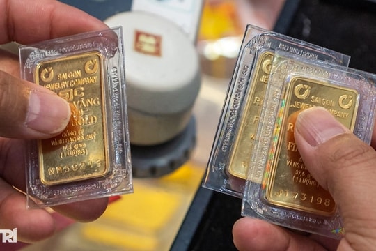 Vàng biến động mạnh, người mua lỗ 7,3 triệu đồng/lượng nếu đu đỉnh