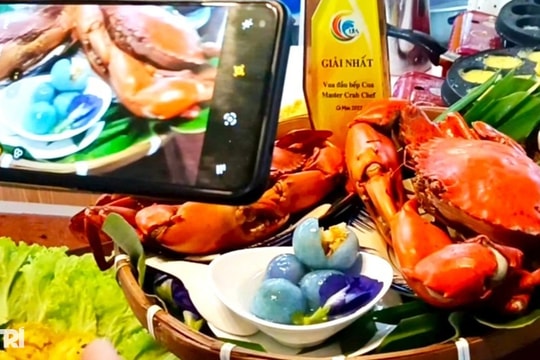 Món chè cua độc đáo ở Cà Mau, khách nói ăn lạ miệng