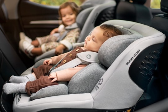 Gia đình bối rối với quy định 'ghế trẻ em trên ôtô'