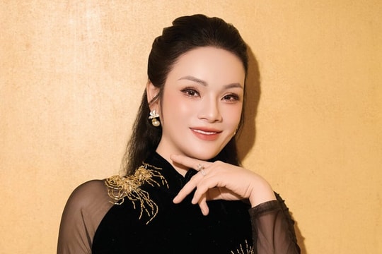 Ca sĩ Tân Nhàn trở thành phó giáo sư ở tuổi 43