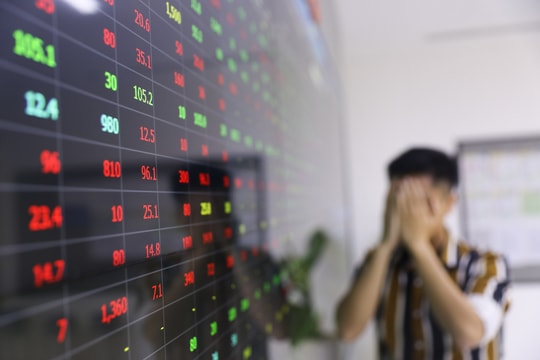 VN-Index đứt chuỗi tăng liên tiếp