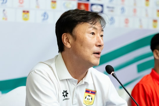 HLV Lào: 'Kém may mắn khi thua Việt Nam'
