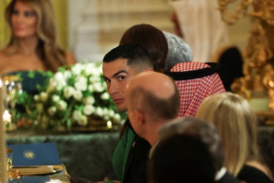 Ronaldo ăn tối tại Nhà Trắng