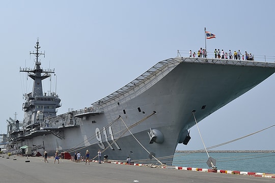 Tàu sân bay nằm cảng nhiều hơn ra biển của Thái Lan