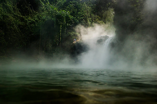 Quốc gia nào có dòng sông nóng ngang nước sôi?