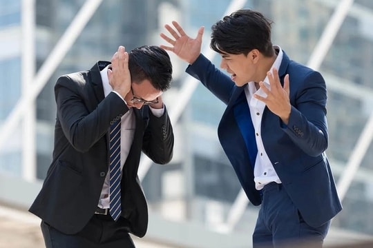 Tuổi 40 phát ngán vì bị sếp 'hành'