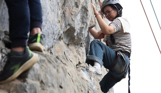 Đến Lạng Sơn trải nghiệm leo núi mạo hiểm