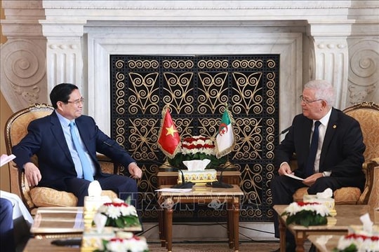 Thủ tướng Phạm Minh Chính hội kiến Chủ tịch Thượng viện Algeria