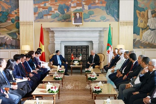 Thủ tướng Phạm Minh Chính hội kiến Chủ tịch Hội đồng Dân tộc Algeria