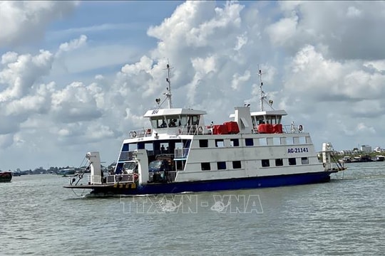 An Giang: Tàu, phà tuyến biển tạm ngừng hoạt động do thời tiết xấu