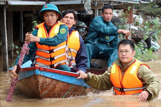 Nhiều địa phương phía Nam của Khánh Hòa ngập trong 'biển nước'
