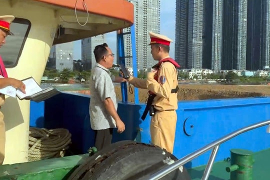 TP Hồ Chí Minh: Kiểm tra nồng độ cồn 100% thuyền viên trên các tuyến đường thủy