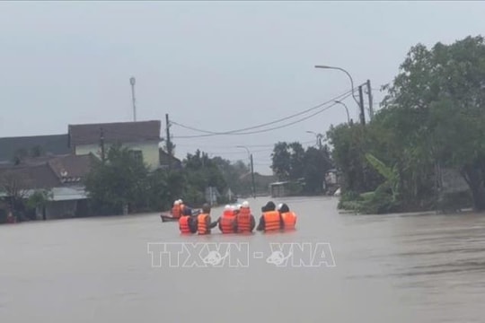 Đắk Lắk: Hoàn thành di dời gần 200 người dân bị cô lập do lũ lụt
