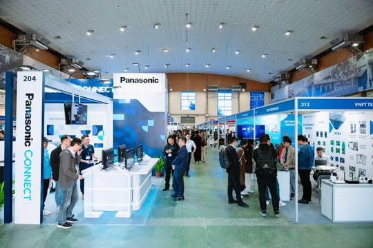 Khai mạc triển lãm linh kiện điện tử và sản xuất thông minh Việt Nam