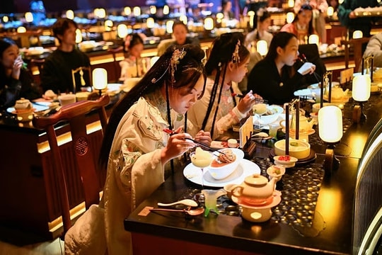 Nhà hàng cho khách 'xuyên không' về cổ đại dự yến tiệc cung đình ở Bắc Kinh