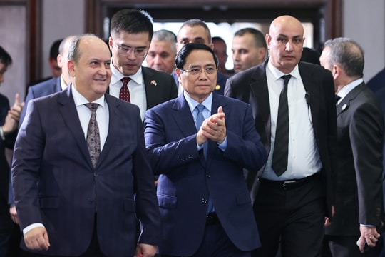 Thủ tướng: Doanh nghiệp Việt có thể đầu tư năng lượng, sản xuất chip tại Algeria