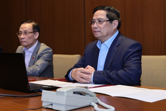 Thủ tướng chủ trì họp trực tuyến từ Algeria để ứng phó mưa lũ