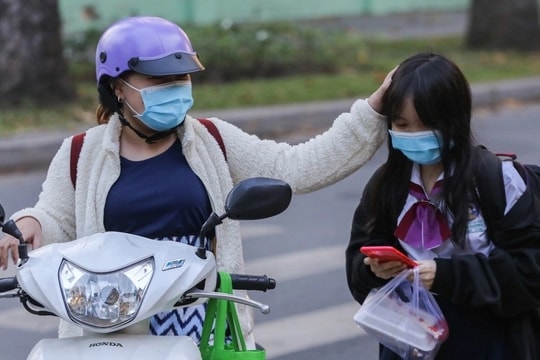 Vợ phải nghỉ việc để đón con tan học từ 16h vì tôi 18h mới tan sở