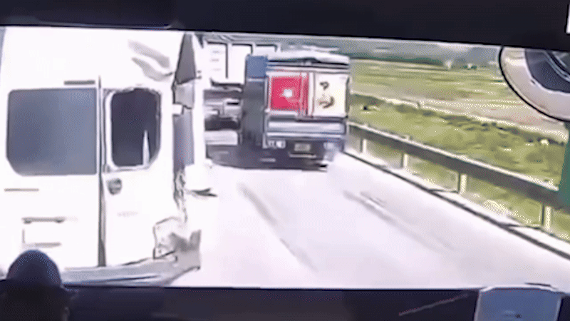 Tai nạn liên hoàn, cao tốc Nghi Sơn - Diễn Châu ùn tắc hơn ba tiếng