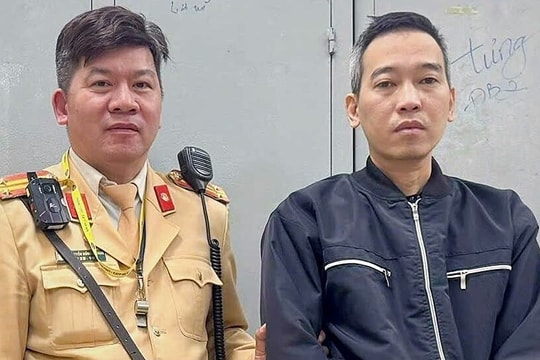 Cướp xe máy giữa phố ở Hà Nội