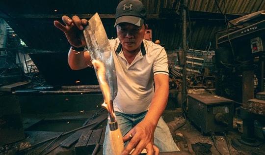 Gần một thế kỷ giữ lửa lò rèn
