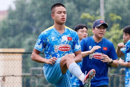 HLV Kim Sang-sik gọi Việt kiều định giá 10 tỷ đồng trở lại U22 Việt Nam