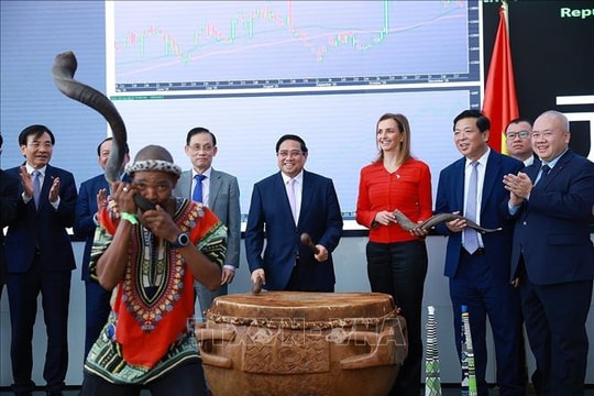 Thủ tướng Phạm Minh Chính thăm Thị trường chứng khoán Johannesburg