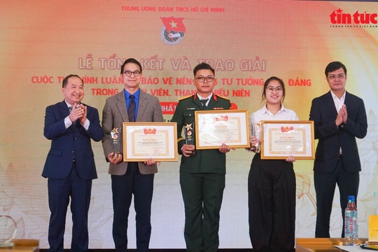 Trao giải thưởng chính luận về bảo vệ nền tảng tư tưởng của Đảng trong đoàn viên, thanh thiếu niên lần thứ nhất