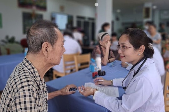 Rà soát lập danh sách người cao tuổi nhận hỗ trợ 100% mức đóng Bảo hiểm y tế