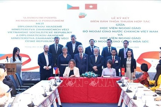 Chủ tịch Thượng viện Quốc hội Cộng hòa Séc thăm Học viện Ngoại giao