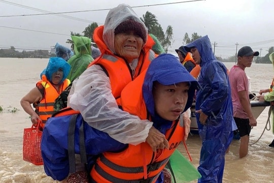 Báo Dân trí sẽ hỗ trợ nóng 3 tỷ đồng giúp người dân vùng lũ Nam Trung Bộ