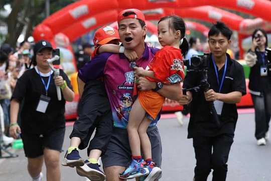 NSND Xuân Bắc, Ali Thục Phương đồng hành Kun Marathon Hà Nội