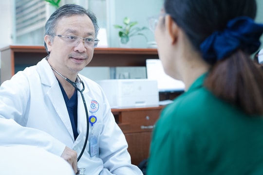 Bác sĩ Chợ Rẫy cứu mẹ con sản phụ khỏi 'cửa tử' trong ca mổ đặc biệt