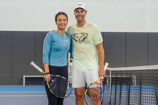 Nadal trở lại sân tập sau một năm