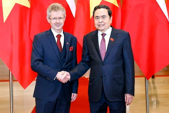 Cộng hòa Czech hỗ trợ Việt Nam 3,5 tỷ đồng khắc phục hậu quả bão lũ