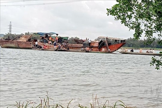 Tìm thấy thi thể người đàn ông mất tích do chìm đò trên sông Gianh