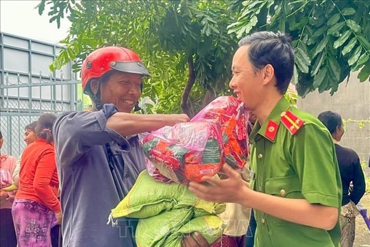 Gia Lai chung sức cứu trợ đồng bào vùng lũ