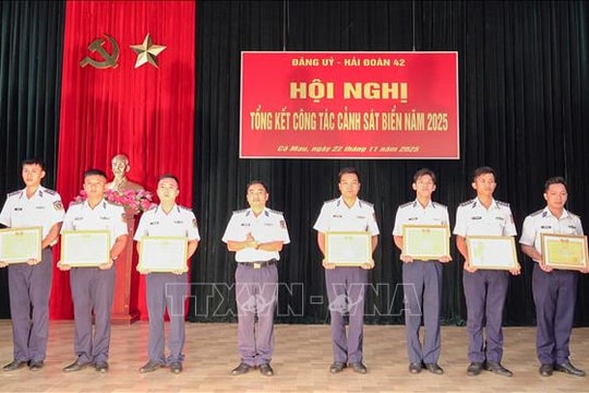 Hải đoàn 42 nâng cao nhận thức cho người dân xây dựng nghề cá bền vững