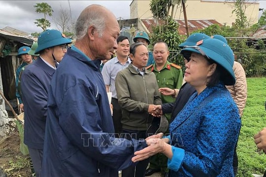 Đồng chí Bùi Thị Minh Hoài kiểm tra và làm việc với tỉnh Lâm Đồng