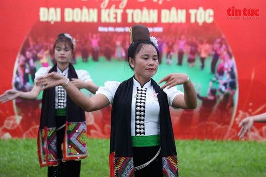 Phát triển du lịch gắn với bảo tồn văn hóa các dân tộc thiểu số