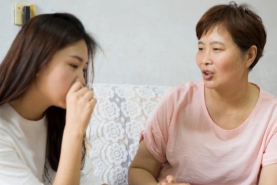 Bố mẹ chồng liên tục bán đất, tôi nói thẳng một câu thì bị chê "mất dạy"